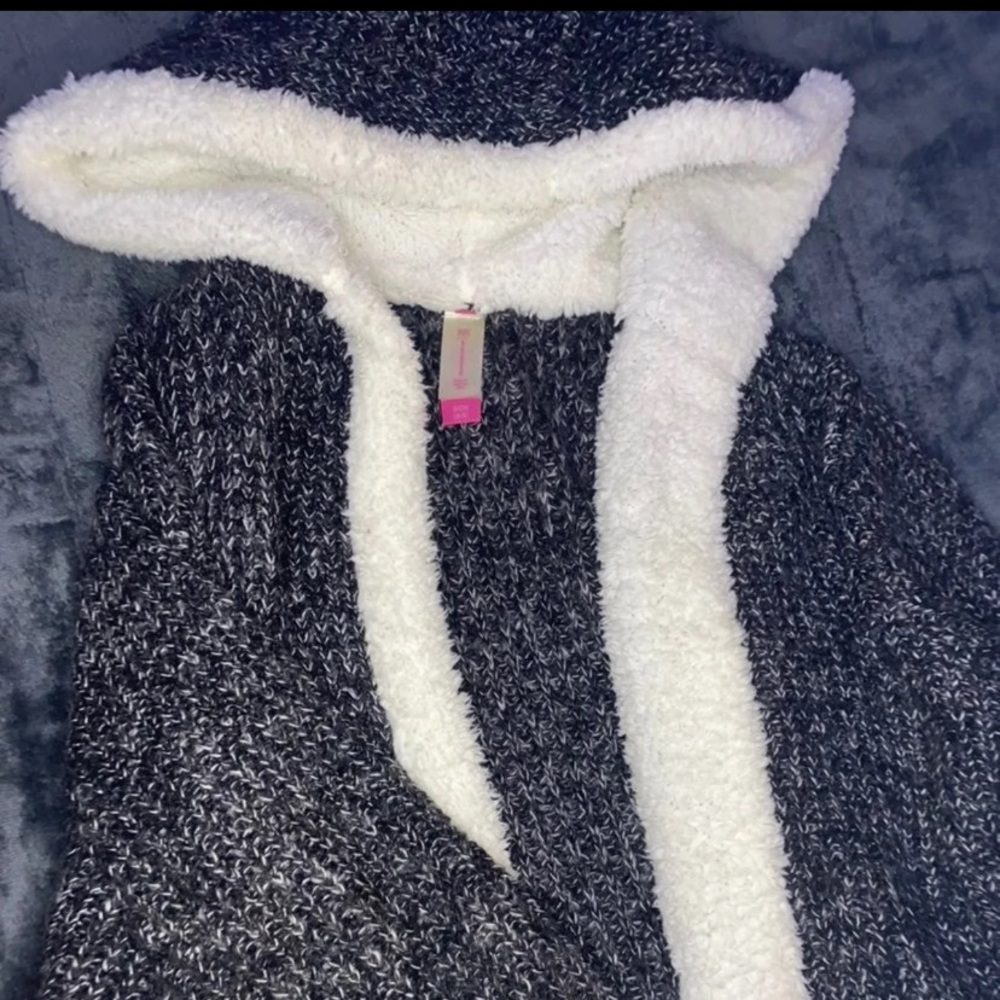 Cardigan sweater